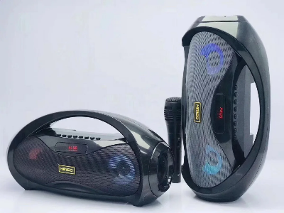 Dva polozaja Kimiso KM 52 bezicni zvucnik uspravno i bocno pun zvuk i jak bas prenosiva bluetooth kolona za muziku.