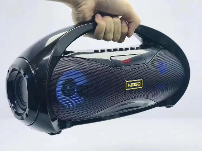 Rucica za nosenje Kimiso KM 52 blutut zvucnika ergonomski dizajn za lako prenosenje bezicni zvucnik.