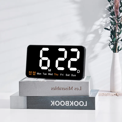 Ogledalo budilnik digitalni displej sa prikazom datuma i temperature stoni sat modernog dizajna za kucnu upotrebu