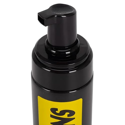 Boca sa penom za ciscenje patika i obuce, efikasno sredstvo za uklanjanje prljavstine i osvezavanje materijala. Brzo i lako za koriscenje.