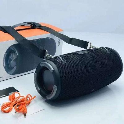 Prenosivi Bluetooth zvucnik sa stereo zvukom i dubokim basom. Vodootporan zvucnik sa kaisem za nosenje. Model Xtreme.