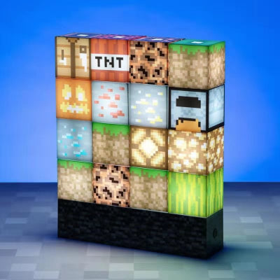 Dekorativna LED lampa sa motivima iz Minecraft video igre idealna za deciju sobu i sve ljubitelje igrica.
