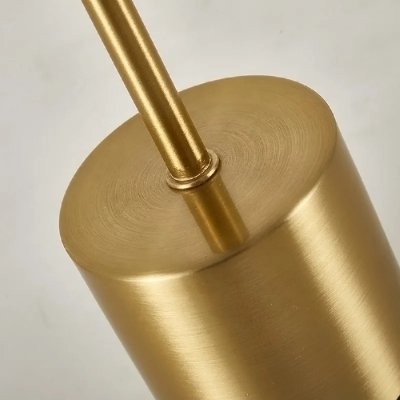 detalji izrade lampe zlatna boja kvalitetan materijal enterijer