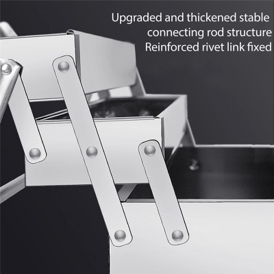 Kutija za alat izradjena od ojacane i zadebljane metalne konstrukcije za dugotrajnu upotrebu i izdrzljivost.