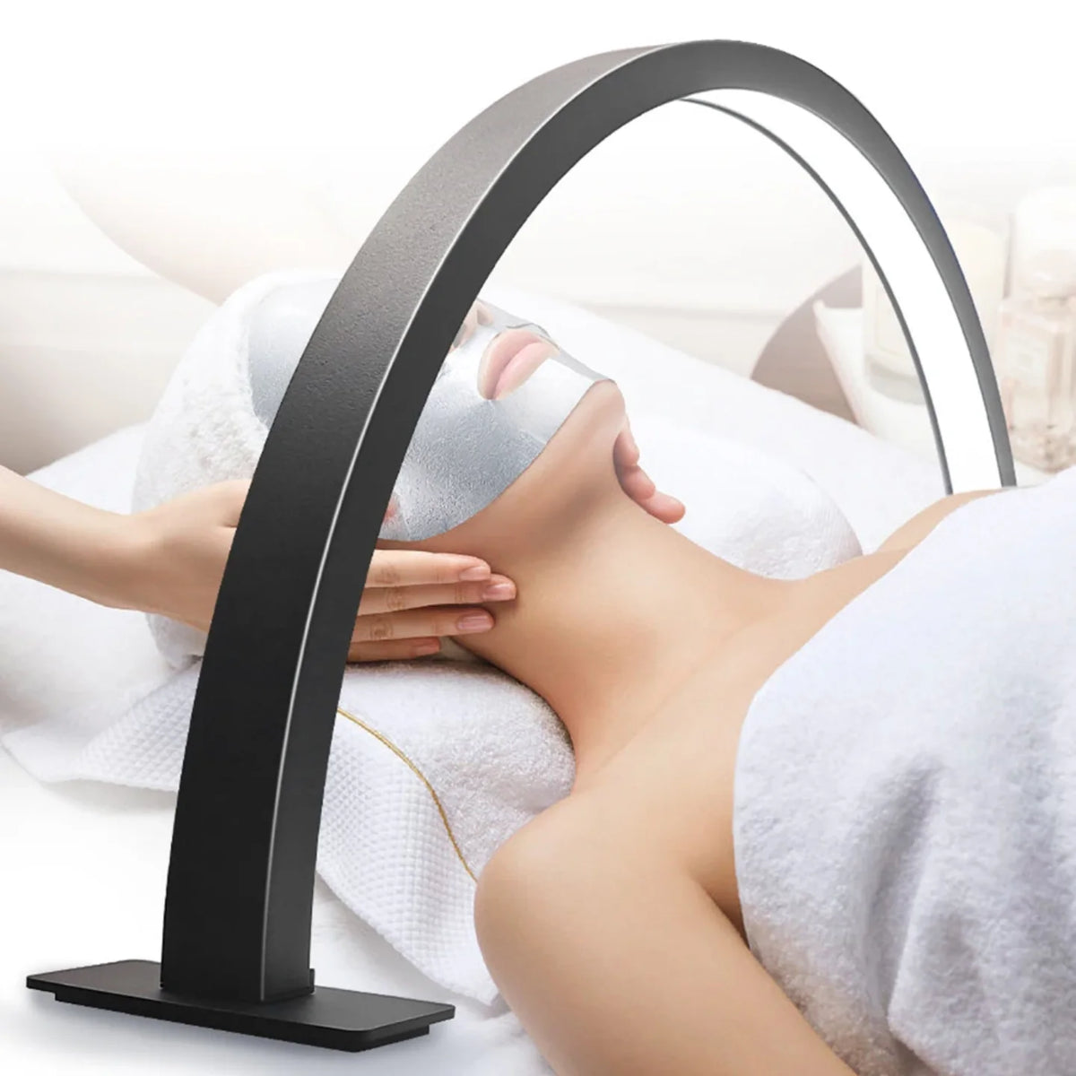 LED lampa polumesec za kozmeticke tretmane lica