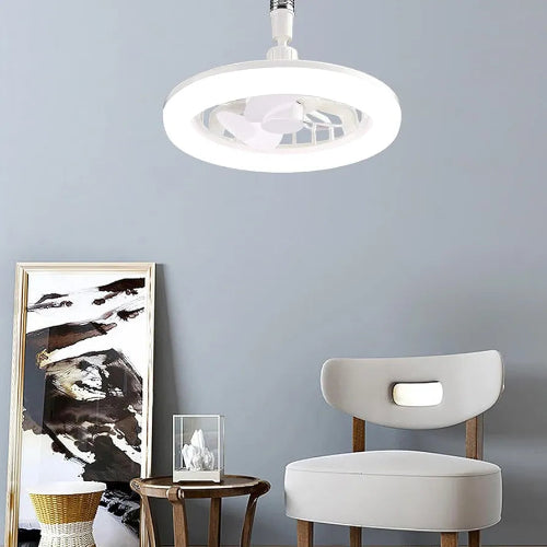 Mali plafonjer ventilator sa svetlom. Kompaktni ventilator za plafon sa LED osvetljenjem. Praktican i dekorativan ventilator za manje prostore.