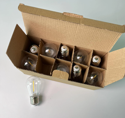 Set retro led sijalica u kartonskom pakovanju. Idealno pakovanje sijalica za bastensku dekorativnu rasvetu.