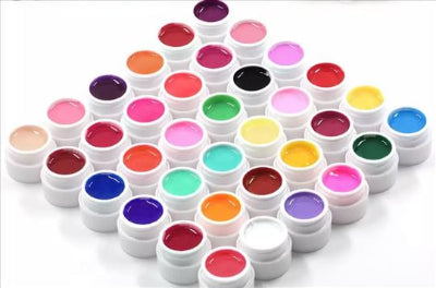 Detaljan pregled palete gelova za nokte. Raznobojni gel lakovi za manikir, sa dugotrajnim sjajem. Savrsen za profesionalce.