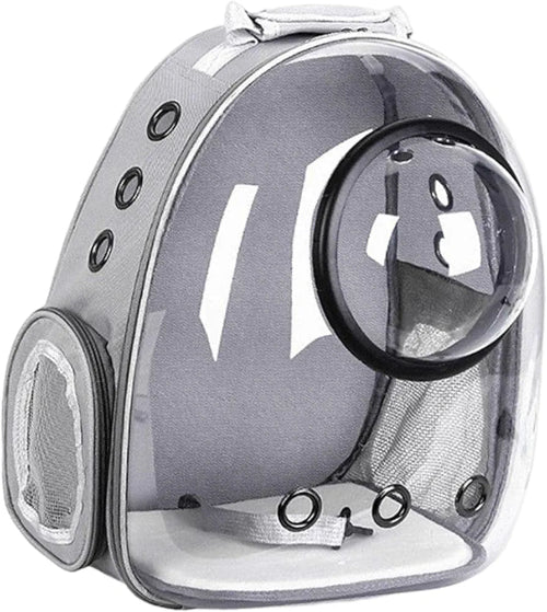 Detaljan prikaz sivog ranca za macke sa providnim prednjim delom u obliku svemirske kapsule sa crnim okvirom. Ranac ima sive rucke i kaiseve, srebrne ivice, crne ventilacione otvore sa strane i na dnu, kao i mrezasti dzep sa strane.