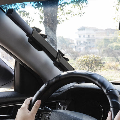 Teleskopska zavesa u automobilu. Osigurava privatnost i zastitu od UV zraka.