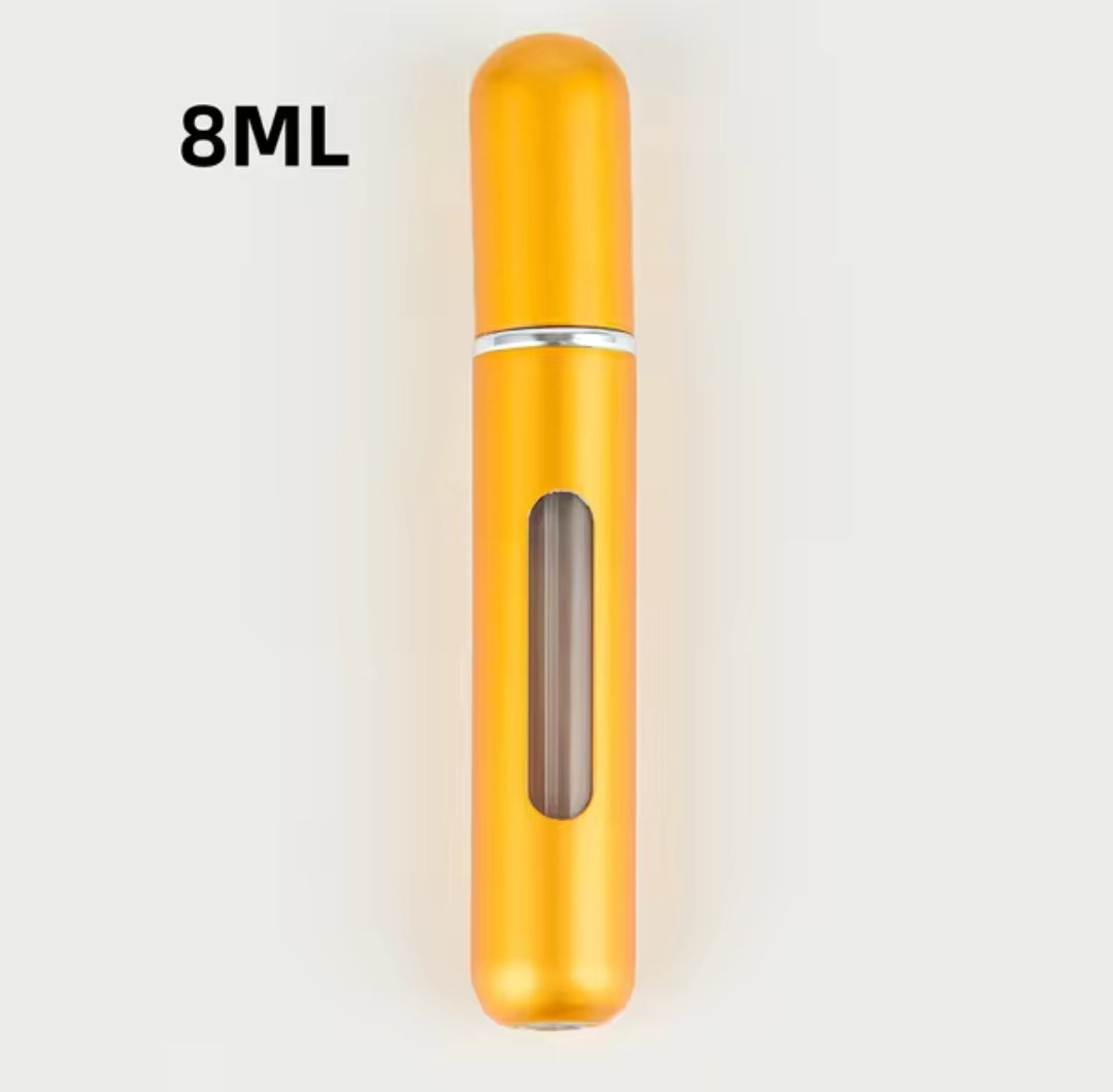 Zlatna mini bocica za parfem kapaciteta 8 ml