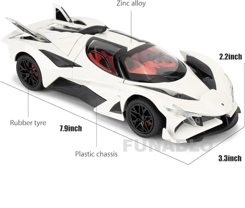 Beli model sportskog automobila Apollo Evo sa crnim detaljima i crvenom unutrasnjosti prikazan je sa oznakama materijala i dimenzija. Označeni su "Zinc alloy" (legura cinka) za karoseriju, "Rubber tyre" (gumena guma) za točkove i "Plastic chassis" (plasticna sasija) za donji deo. Prikazane su i dimenzije: duzina oko 7.9 inca, sirina oko 3.3 inca i visina oko 2.2 inca.