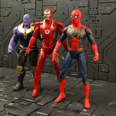 Set akcionih figura Tanos Spajdermen i Iron Man Osvetnici Marvel Igracke junaka i zlikovaca