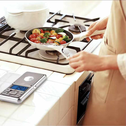 Precizna digitalna vaga sa LCD ekranom kuhinjska vaga za merenje.