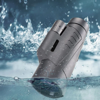 Vodootporan monokular jednogled testiran na potapanje u vodu za upotrebu na kisi vlaznom terenu i moru.