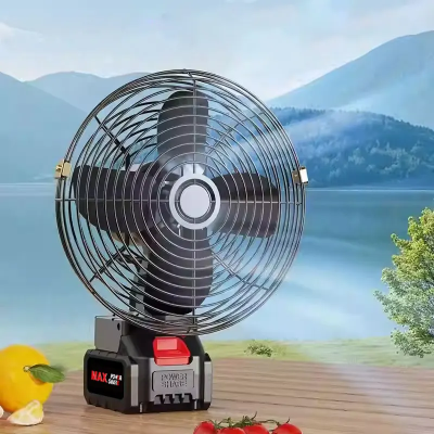 Punjivi prenosivi ventilator, idealan za spoljnu upotrebu, osvezenje na otvorenom, kampovanje, izleti, letnje aktivnosti.