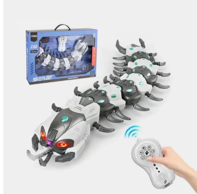 Robot stonoga na daljinski upravljac Igracka za decu gusenica u beloj i crnoj boji Idealan poklon