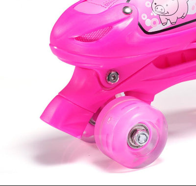 Detalj: tockovi rolsue za decu. Kvalitetni tockici sa lezajevima za lako klizanje. Sigurnosni deo za ucenje voznje.