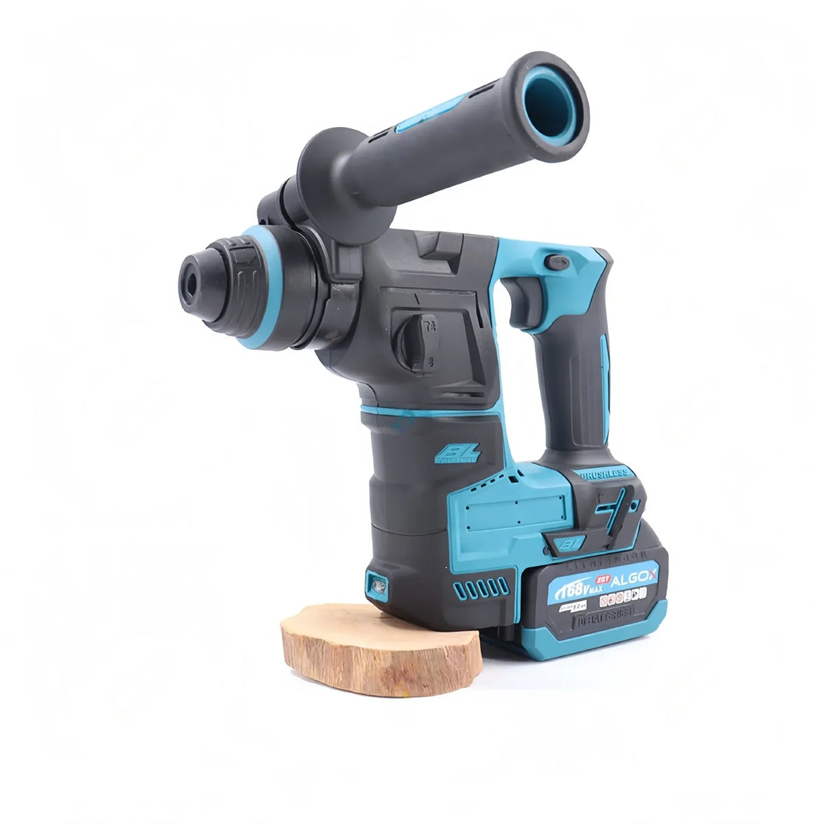 Aku rotaciona busilica cekic sa baterijom na drvenoj podlosci