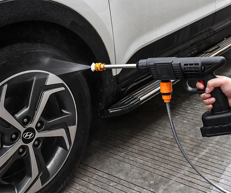 Akumulatorski perac visokog pritiska za pranje tocka automobila