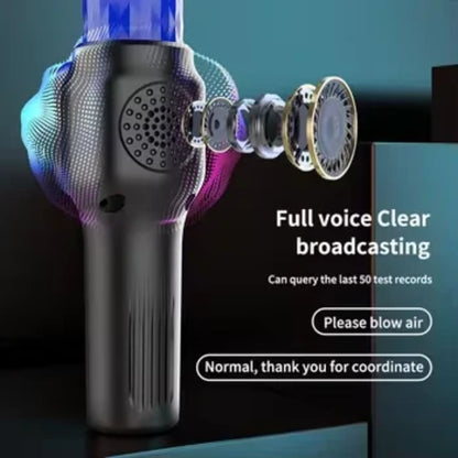 Ugradjeni zvucnik omogucava glasovna obavestenja tokom testiranja, dok memorija uredjaja cuva prethodne rezultate za dodatnu kontrolu i pregled.