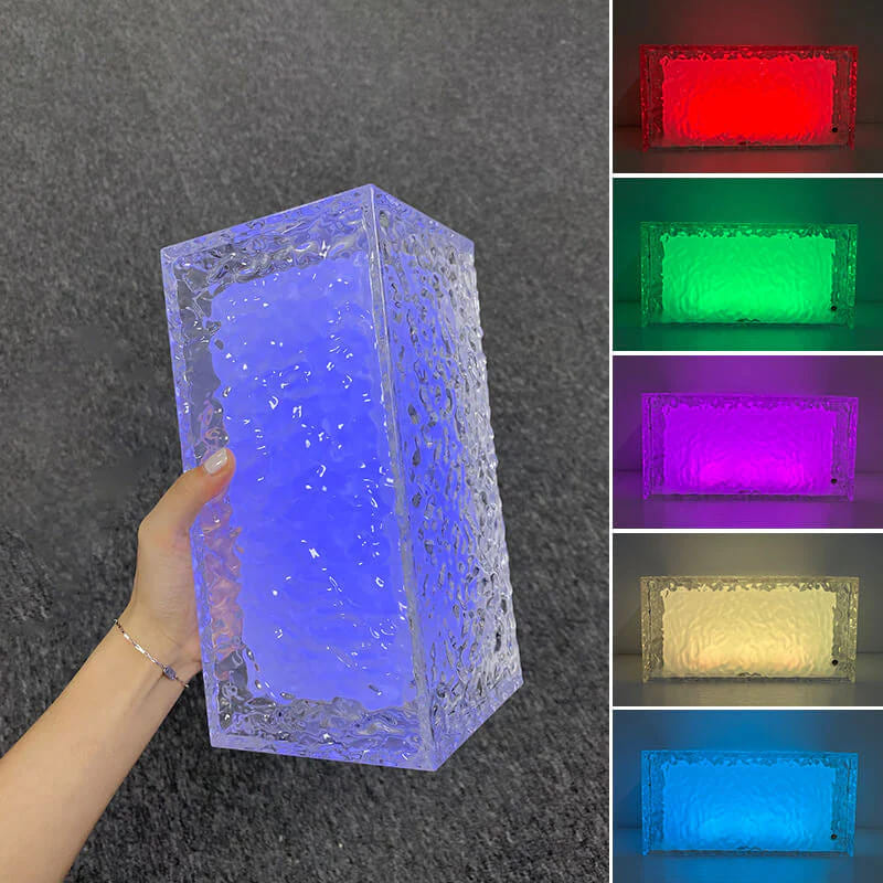 Ambijentalna rgb lampa kocka sa opcijom menjanja boja i efektom odsjaja kristala na zidu