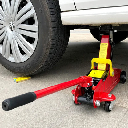 Auto dizalica krokodil 2T u upotrebi ispod vozila