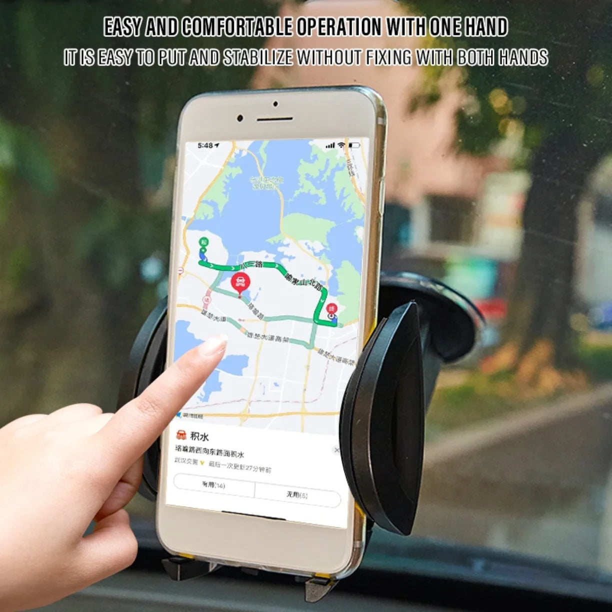 Auto drzac za telefon na soferci sa ukljucenom navigacijom