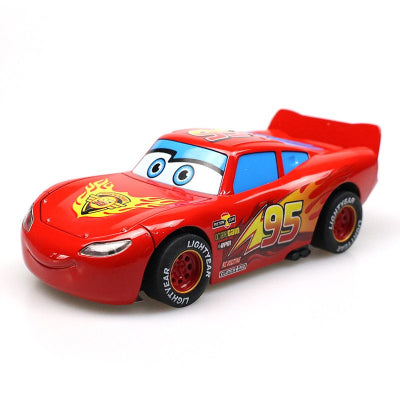 Munja Mekvin autic metalni model igracka crvena boja broj 95 za decake kolekcionare idealan poklon