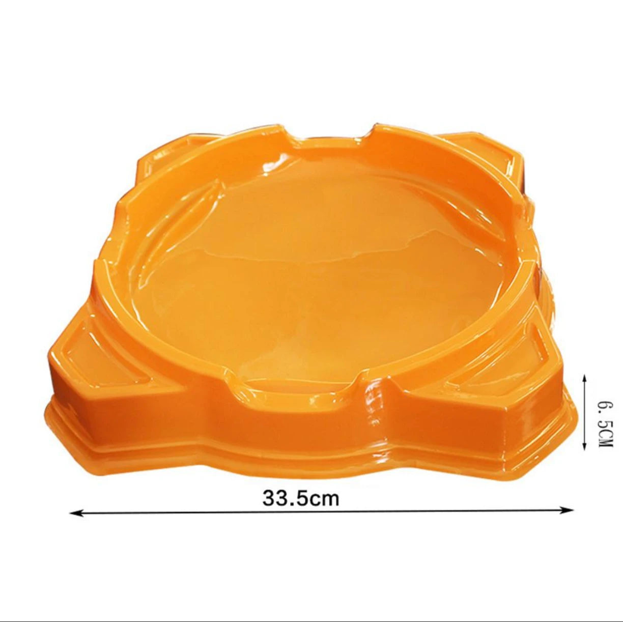 Narandzasta Beyblade arena sa oznacenim dimenzijama 33,5 x 6,5 cm