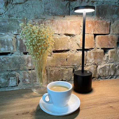 bezicna led stona lampa kao diskretna ambijentalna rasveta za kafice restorane i ugostiteljske prostore