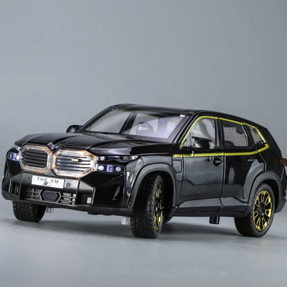 bmw xm crni metalni auto igracka za decu i kolekcionare sa zvucnim efektima
