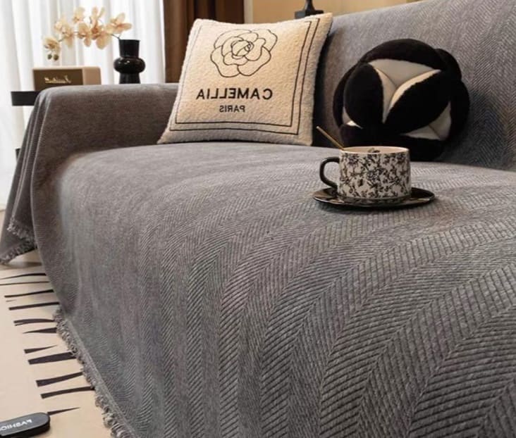 Boho prekrivac sa bogatom teksturom koji daje premium izgled prostoru