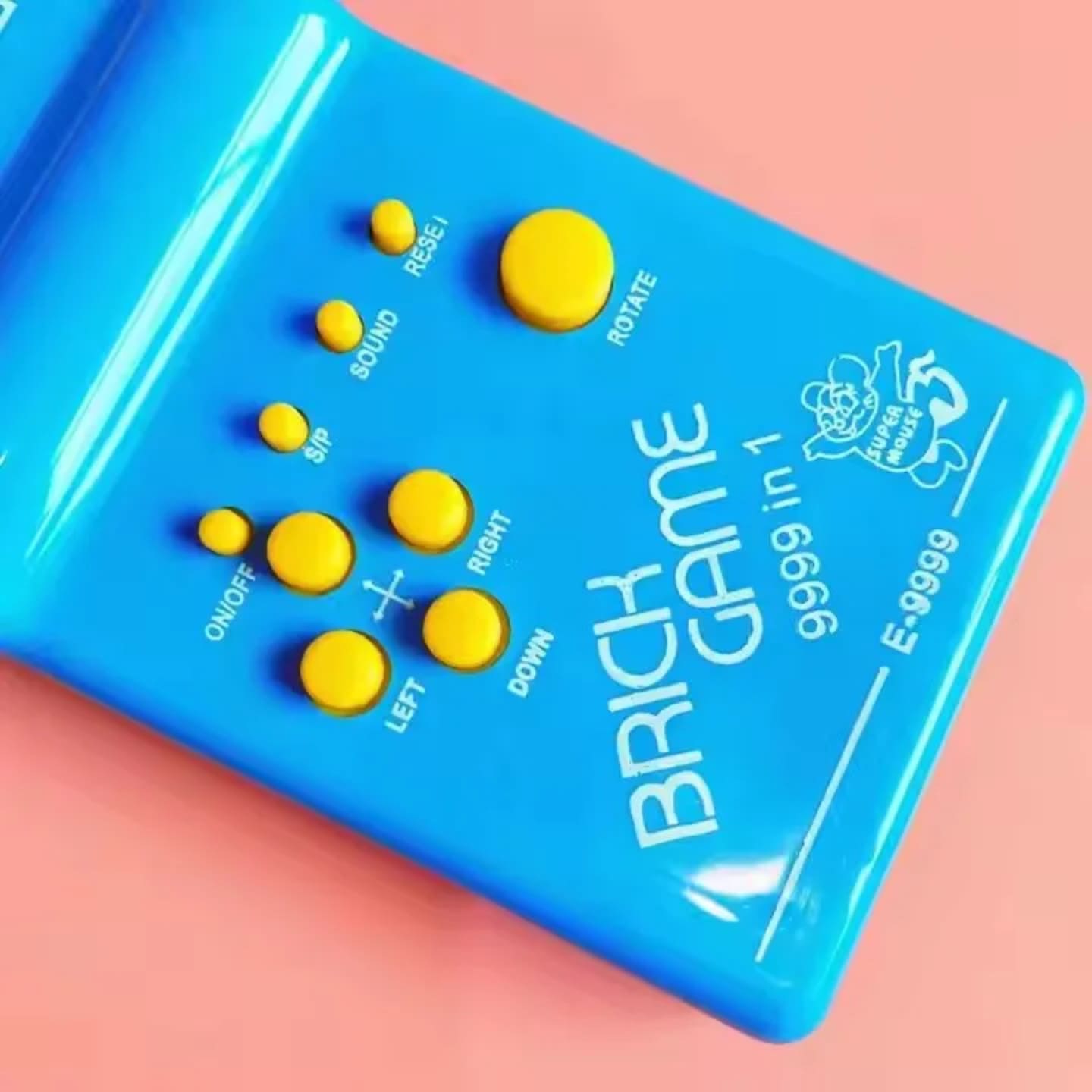 brick game rucna igrica sa dugmicima i komandnim tasterima