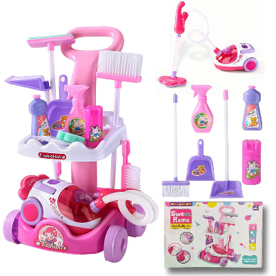 Detaljan prikaz decjeg kompleta za ciscenje, sa kolicima, usisivacem i raznim dodacima kao sto su cetka, metla, lopatica i sredstva za ciscenje.