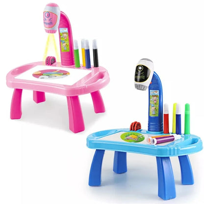 Roze i plavi deciji sto za crtanje sa projektorom i flomasterima