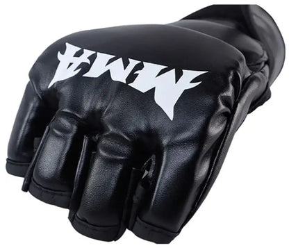 Detalj gornje strane crne MMA rukavice sa punjenjem