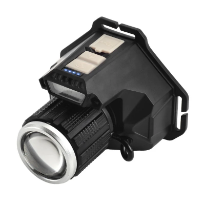 Detaljan prikaz glave ceone lampe sa velikim sočivom LED indikatorom napunjenosti baterije i kontrolnim dugmadima za modove