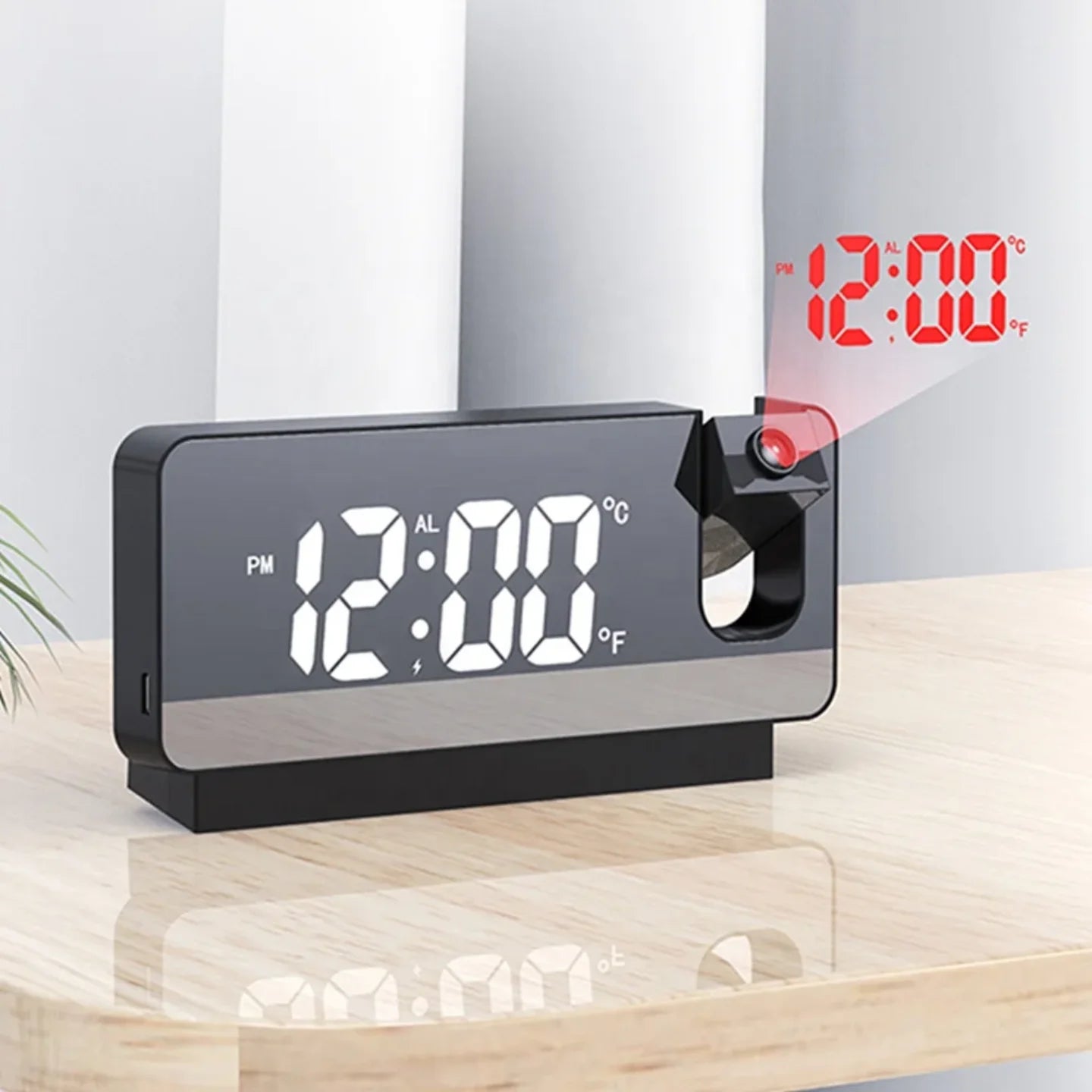 Digitalni budilnik projektuje crvene cifre vremena na zid