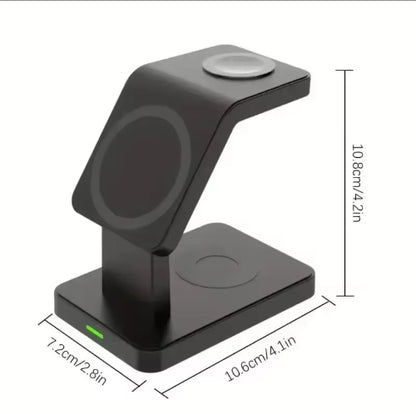 Dimenzije crnog 3 u 1 bezicnog punjaca. Sirina 10.6cm, visina 10.8cm, dubina 7.2cm. Kompaktne dimenzije za punjenje telefona, sata i slusalica.