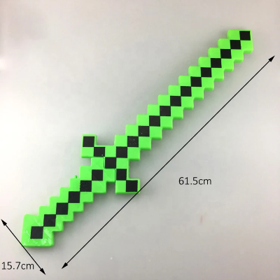 tehnicke dimenzije zelene piksel mac igracke duzine 62 centimetra pogodno za decu predskolskog i skolskog uzrasta za igru