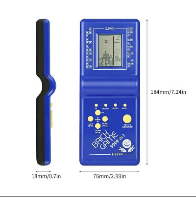 Detaljan prikaz dimenzija retro Tetris konzole. Mala i kompaktna, lako staje u dzep, idealna za putovanja.