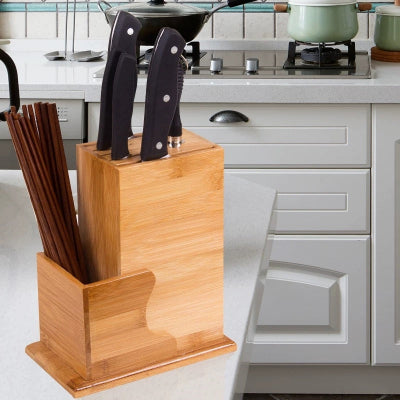 Moderan drveni stalak za nozeve i escajg od bambusa idealan za pult u svakoj savremenoj kuhinji
