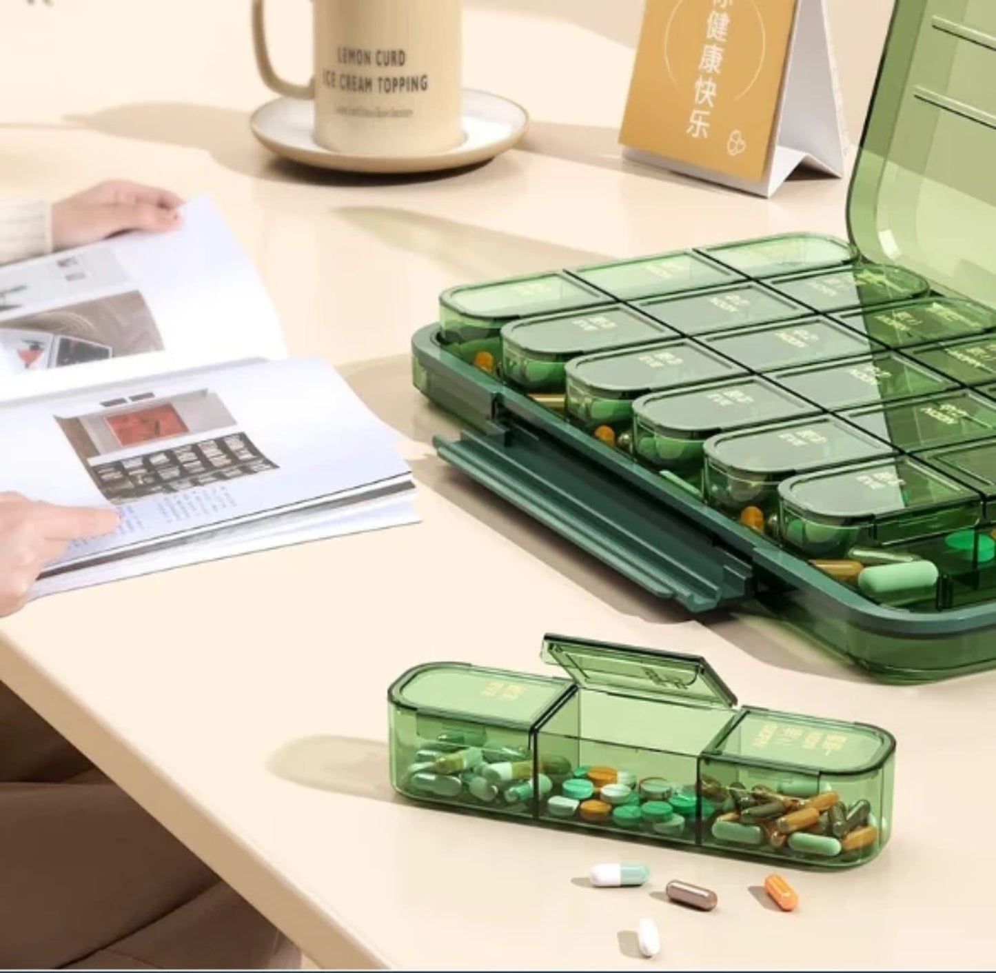 drzac za lekove sa vise izvadivih dnevnih kutija