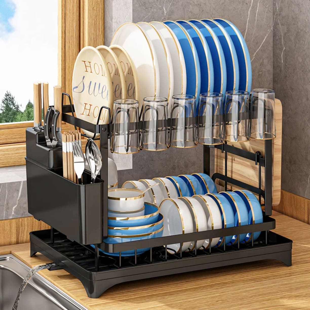 Dvostruka oceđivačica za sudove sa držačem za čaše, pribor za jelo i dasku za sečenje.