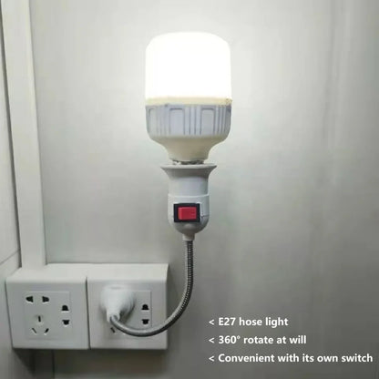 Fleksibilno E27 grlo sa upaljenom sijalicom u zidnoj uticnici