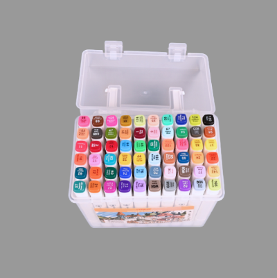 Profesionalni set markera flomasteraod 60 kom u otvorenoj kutiji sa bojama lako dostupan za upotrebu