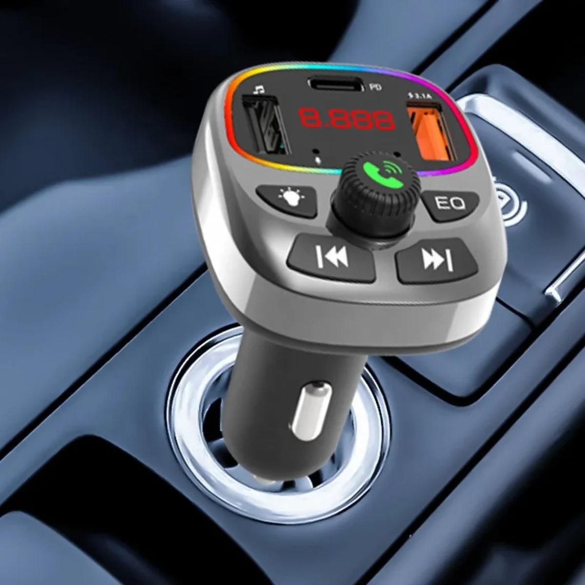 FM transmiter T7 prikljucen u auto upaljac