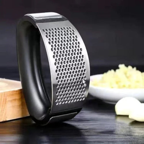 Inox presica za luk, gnjecilica za beli luk, kuhinjski gadget, kvalitetna, dugotrajna, lako se cisti, za profesionalnu i kucnu upotrebu.