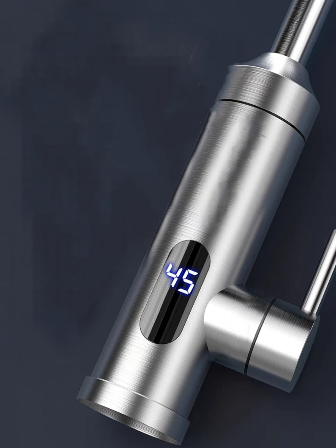 Detalj inox slavine sa digitalnim prikazom temperature 45